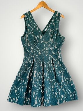 🎉5 for $45🎉 She sky lace dress size L